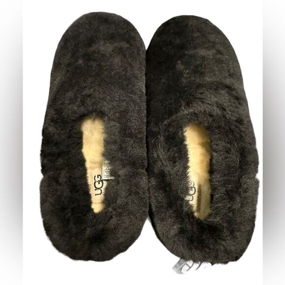 UGG Classic Cozy Slippers - NEW without box UGGS BLACK SLIPPERS Size 6 - Picture 5 of 10